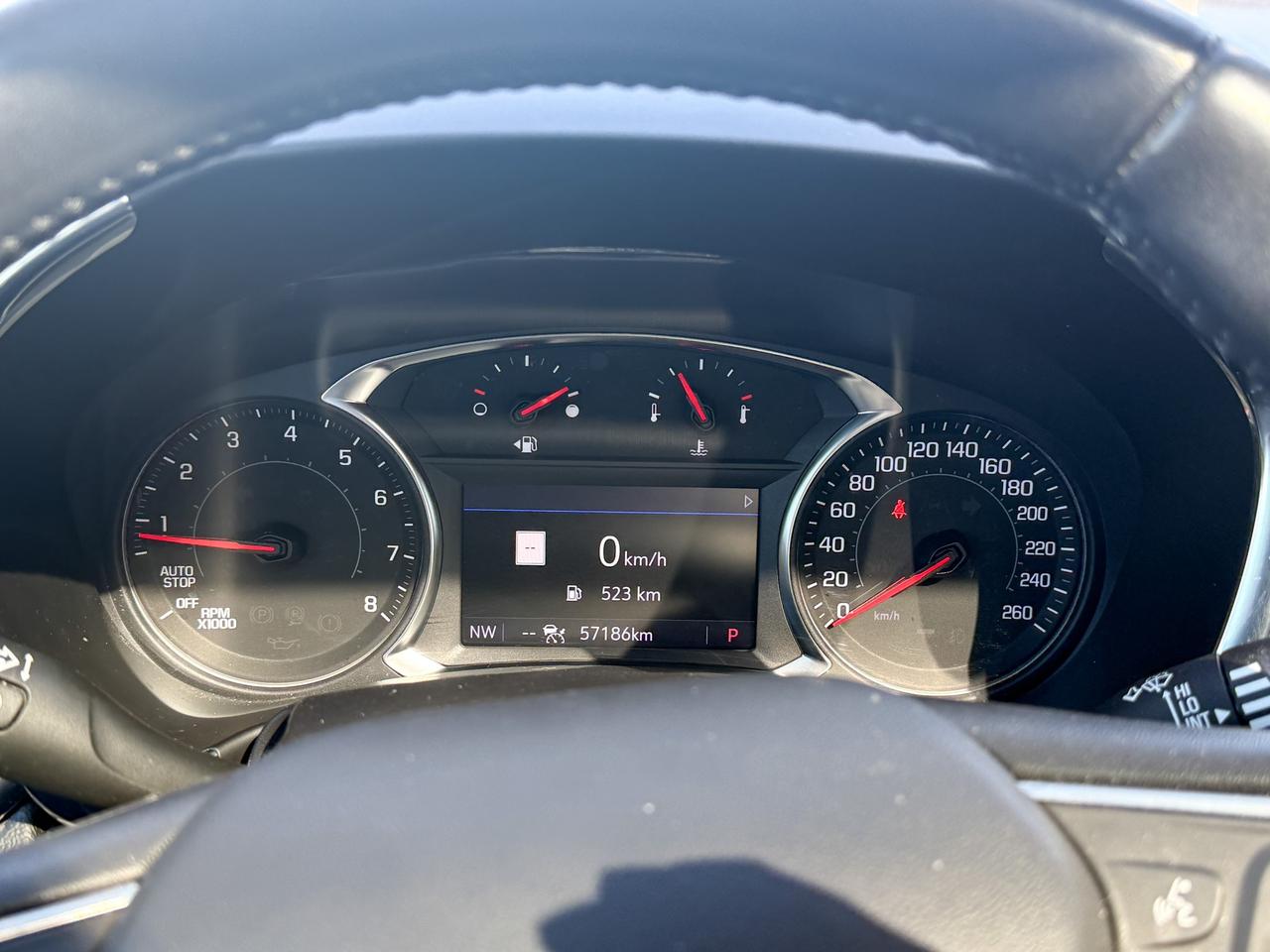 2022 Chevrolet Equinox LT ONE OWNER, CLEAN CARFAX, 1.5L ENGINE, SUNROOF, HEATED FRONT SEATS, HEATED STEERING WHEEL, POWER LIFTGATE, NAVIGATION, ADAPTIVE CRUISE CONTROL, HD SURROUND VISION Photo