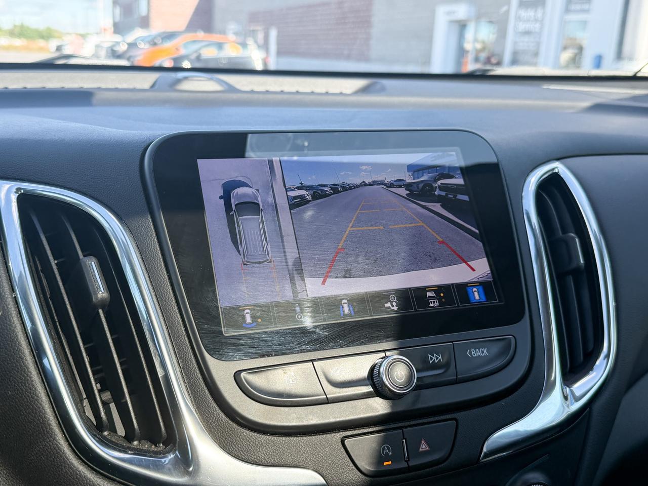 2022 Chevrolet Equinox LT ONE OWNER, CLEAN CARFAX, 1.5L ENGINE, SUNROOF, HEATED FRONT SEATS, HEATED STEERING WHEEL, POWER LIFTGATE, NAVIGATION, ADAPTIVE CRUISE CONTROL, HD SURROUND VISION Photo