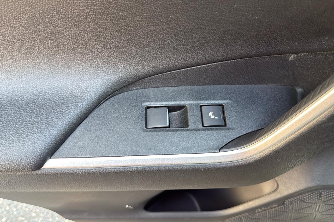 2020 Toyota RAV4 Limited HYBRID Photo