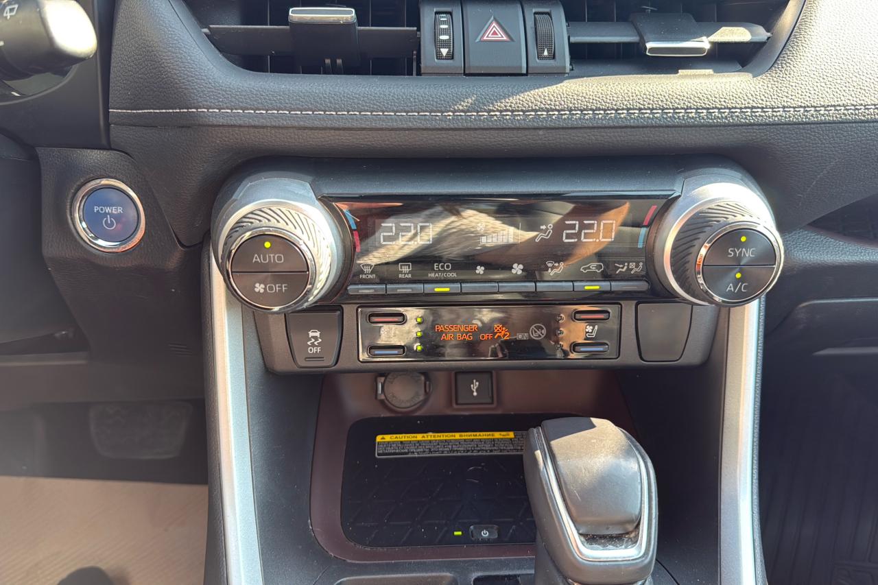 2020 Toyota RAV4 Limited HYBRID Photo