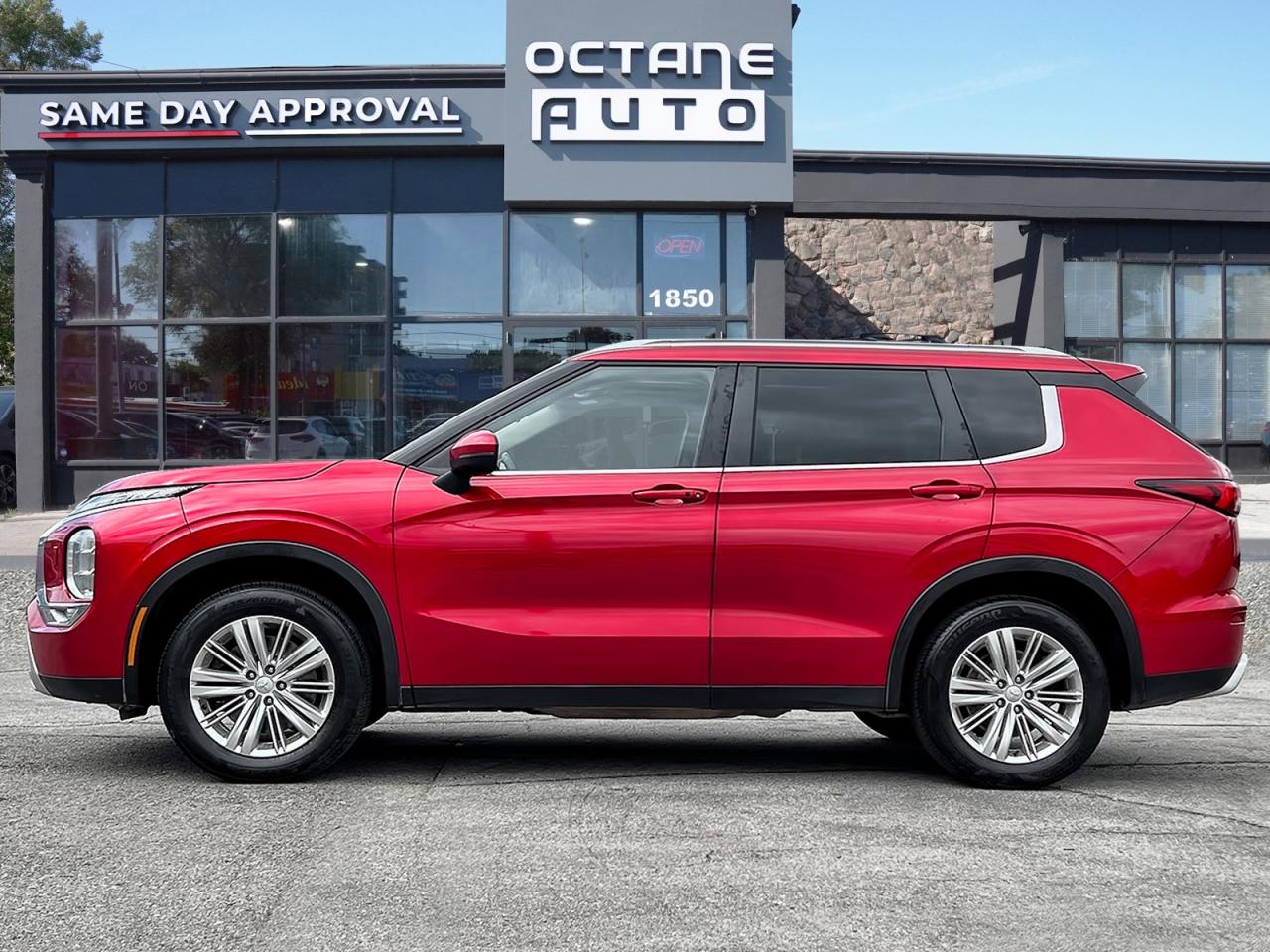 2023 Mitsubishi Outlander SE 4WD - Photo #3
