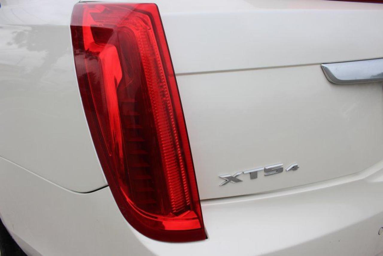 2013 Cadillac XTS Platinum*Low Ks*AWD*Heated Leather*Moon Roof*BT - Photo #4