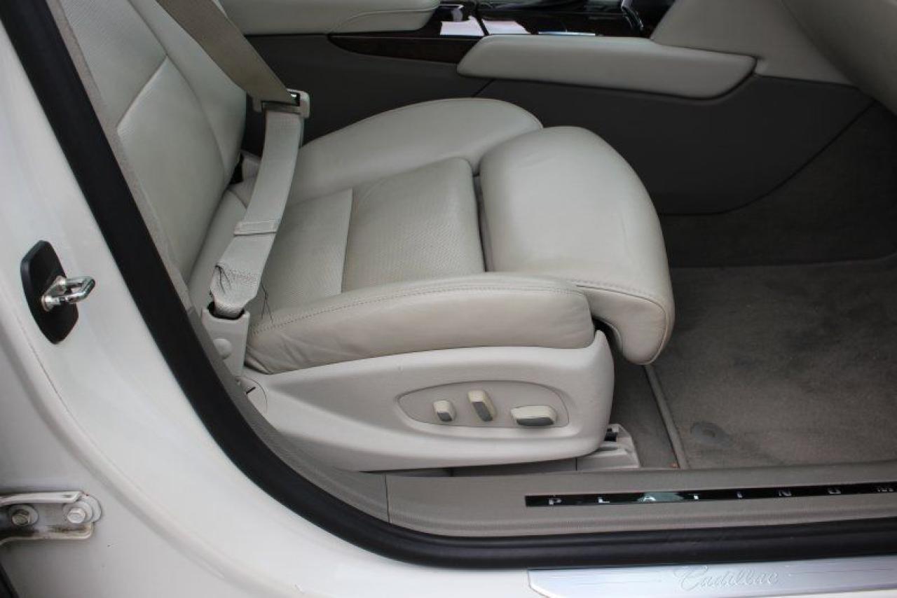 2013 Cadillac XTS Platinum*Low Ks*AWD*Heated Leather*Moon Roof*BT - Photo #19