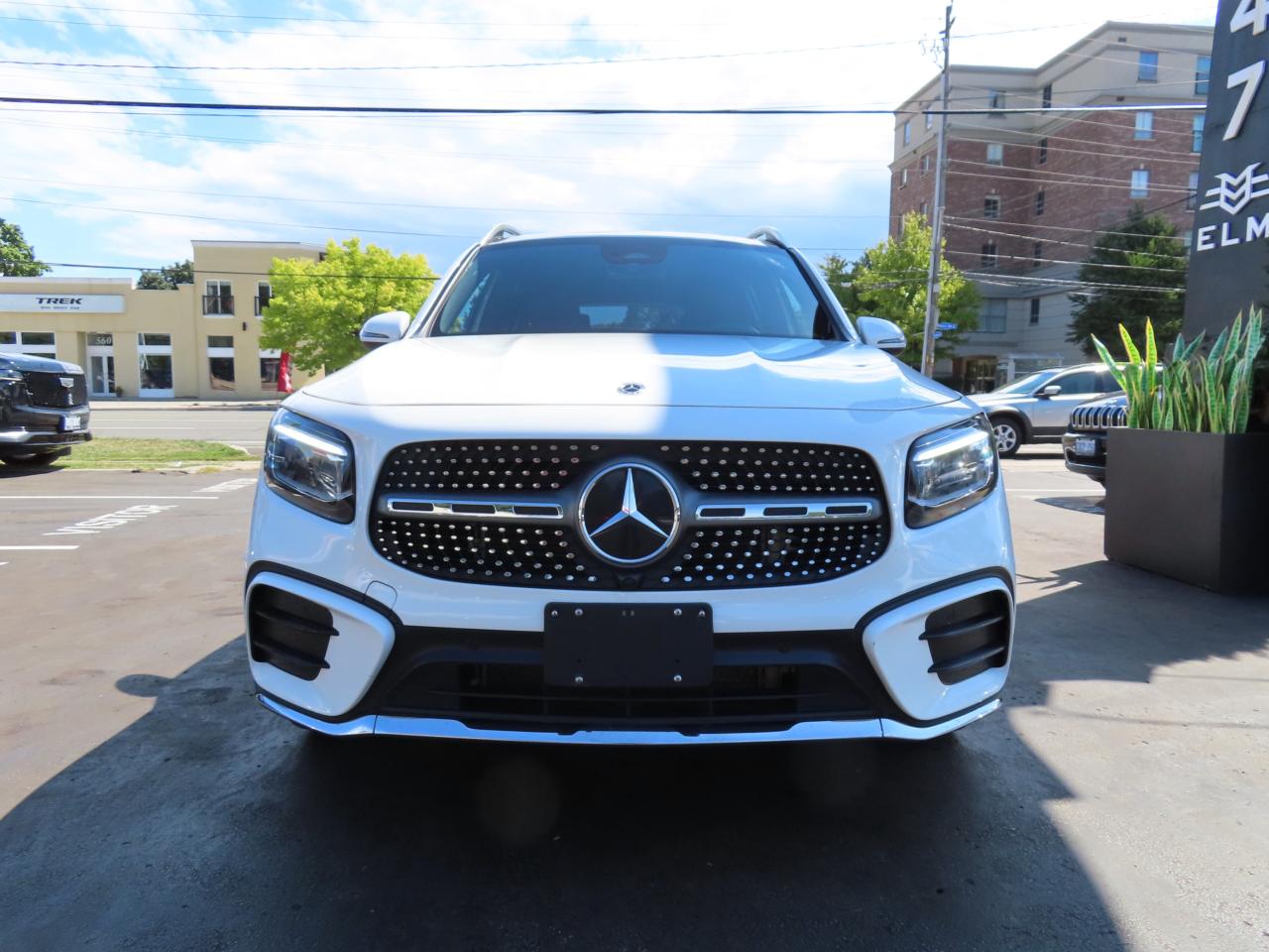 2024 Mercedes-Benz G-Class GLB 250 4MATIC - AMG PKG - MOONROOF - LEATHER Photo2