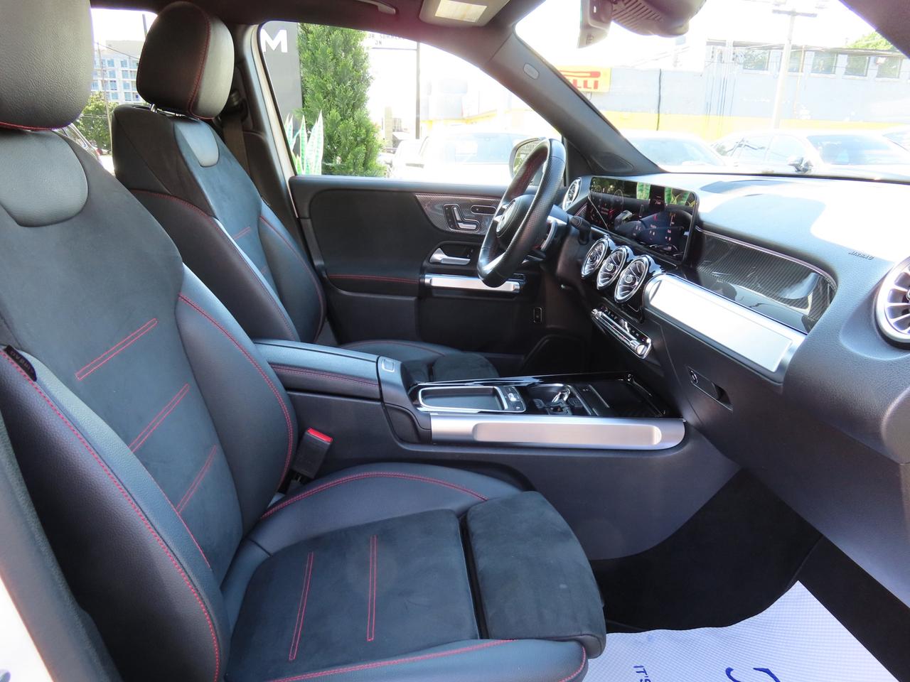 2024 Mercedes-Benz G-Class GLB 250 4MATIC - AMG PKG - MOONROOF - LEATHER Photo