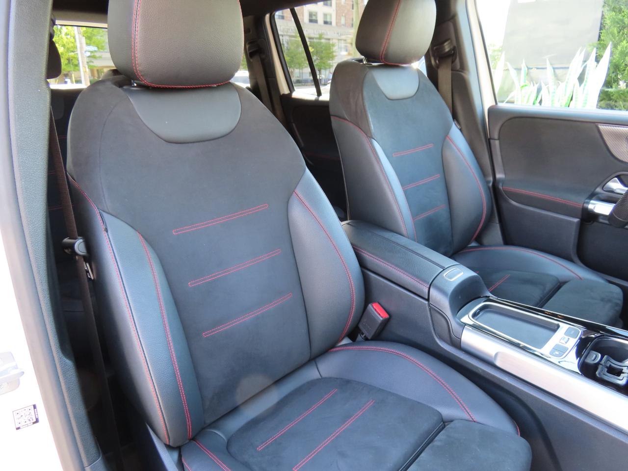 2024 Mercedes-Benz G-Class GLB 250 4MATIC - AMG PKG - MOONROOF - LEATHER Photo