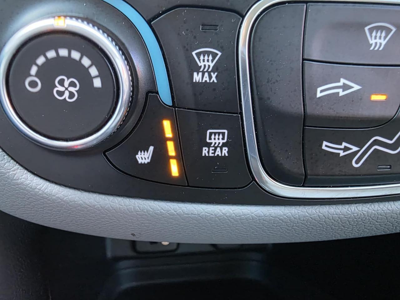 2018 Chevrolet Equinox LS AWD Photo