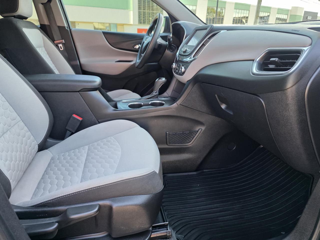 2018 Chevrolet Equinox LS AWD Photo