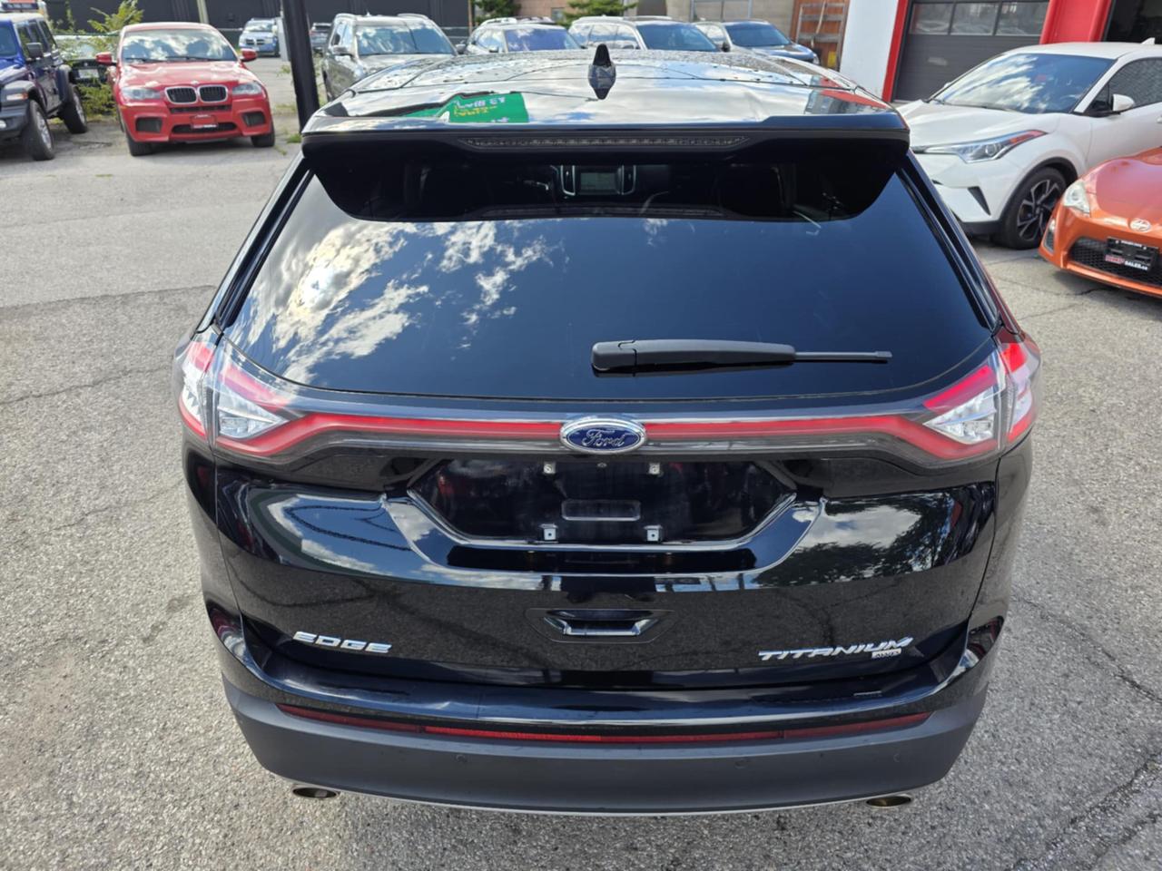 2017 Ford Edge Titanium AWD Photo4
