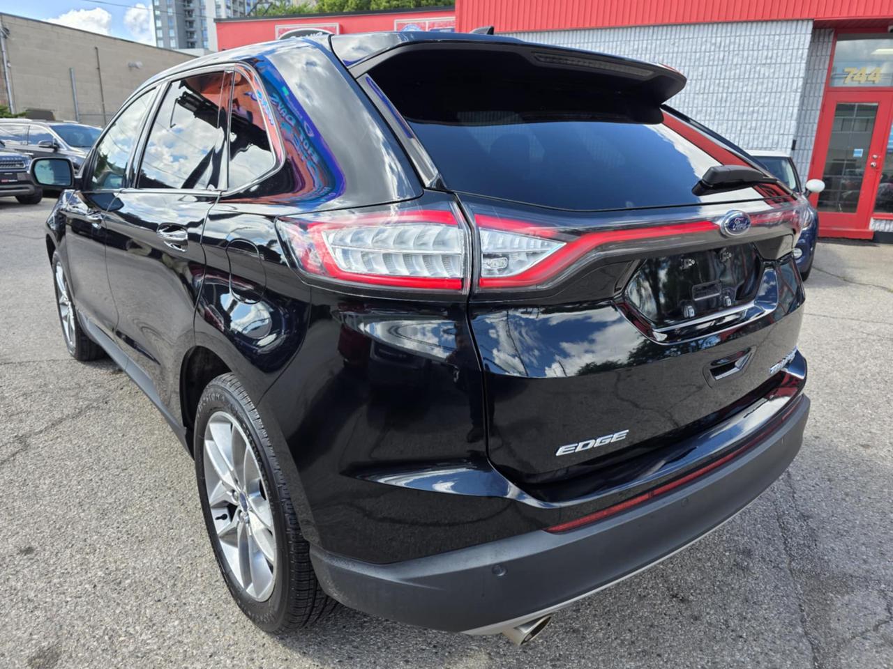 2017 Ford Edge Titanium AWD Photo3