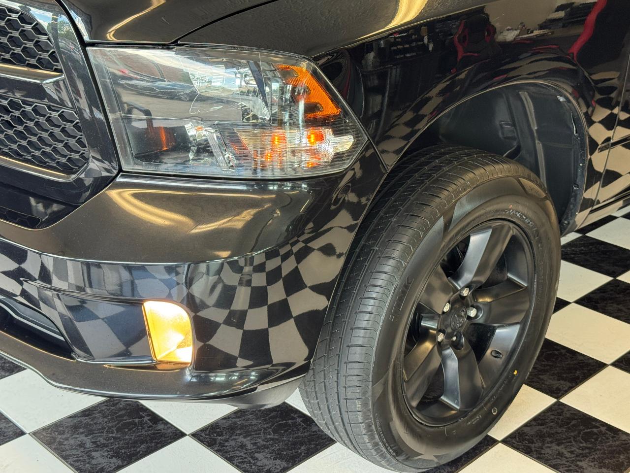 2019 RAM 1500 Classic Express 4x4 Quad 6'4" Box+New Tires+CLEAN CARFAX - Photo #40