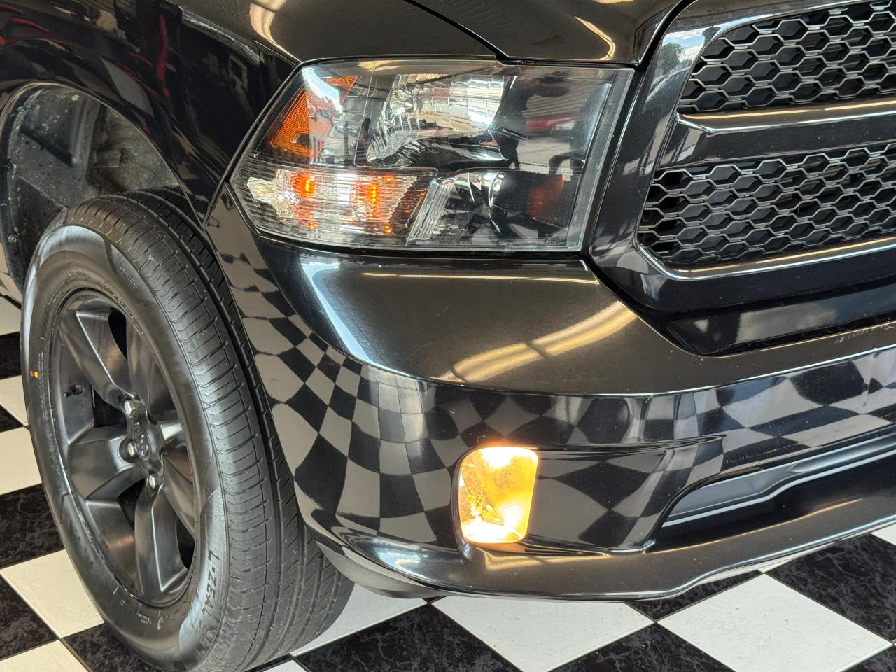 2019 RAM 1500 Classic Express 4x4 Quad 6'4" Box+New Tires+CLEAN CARFAX Photo39