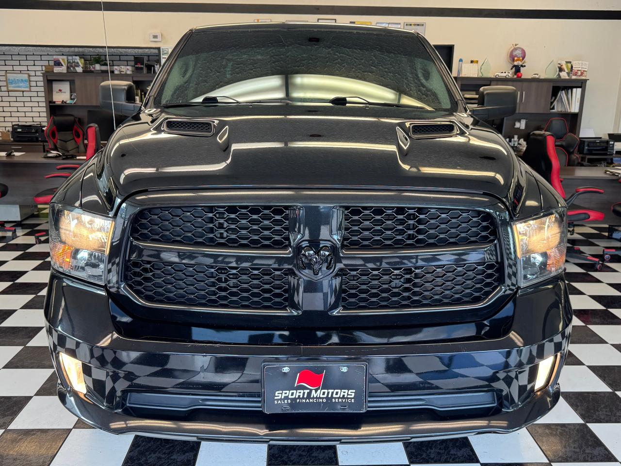 2019 RAM 1500 Classic Express 4x4 Quad 6'4" Box+New Tires+CLEAN CARFAX Photo9