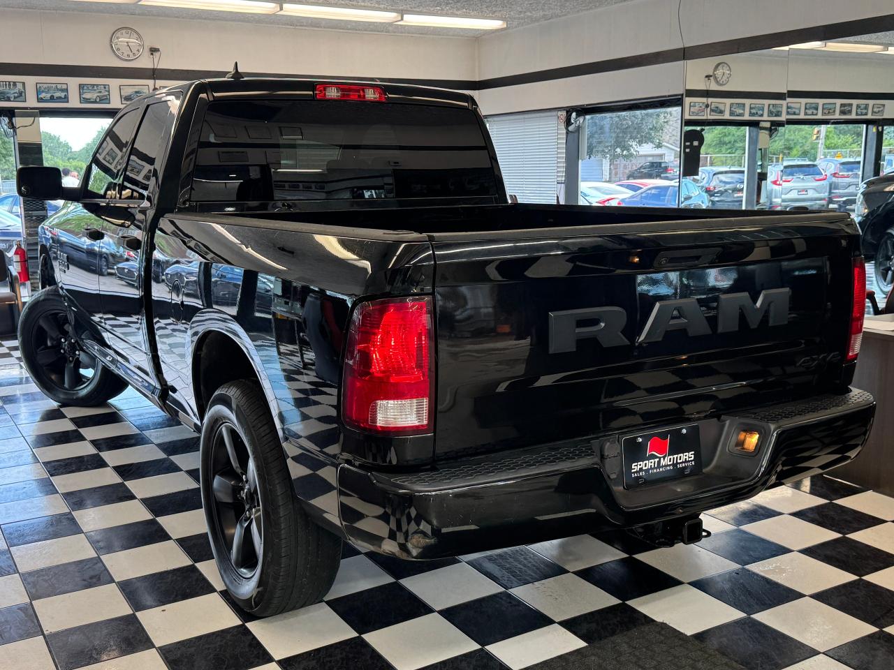 2019 RAM 1500 Classic Express 4x4 Quad 6'4" Box+New Tires+CLEAN CARFAX Photo17