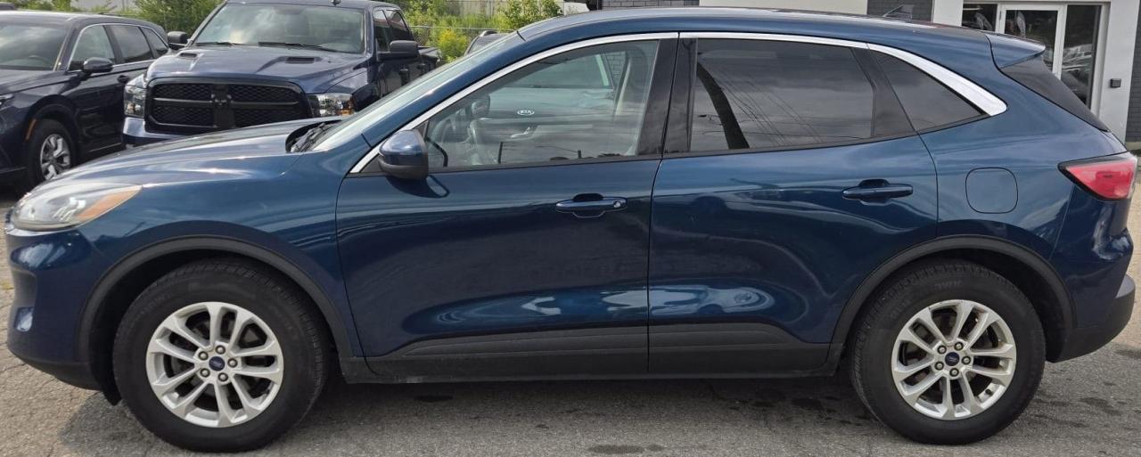 2020 Ford Escape SE / NO ACCIDENTS / NAV / HTD SEATS / AWD - Photo #2