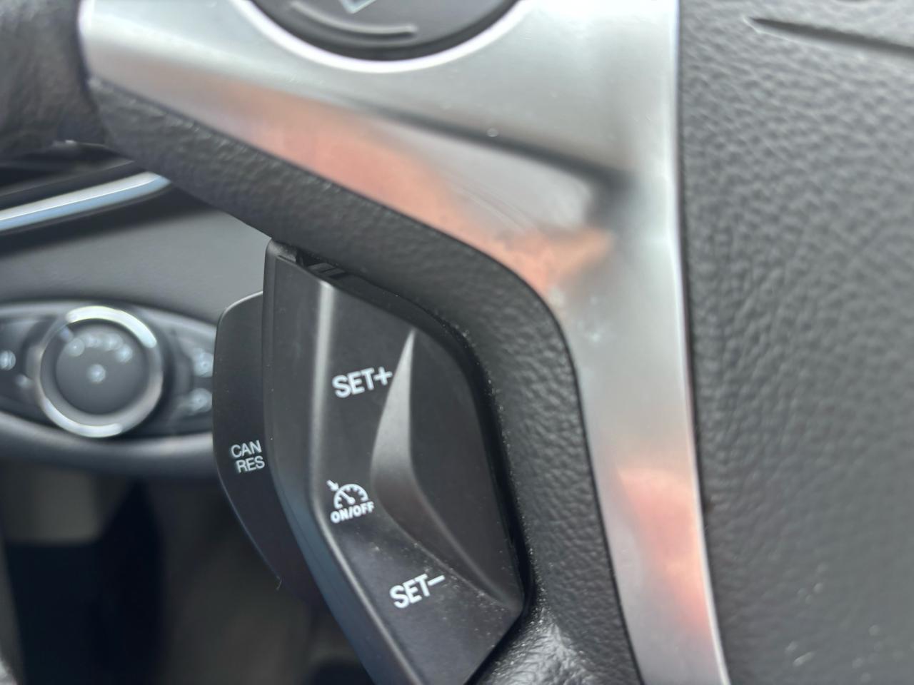 2013 Ford Escape SEL, All Wheel Drive, Leather, Panoramic Roof - Photo #13