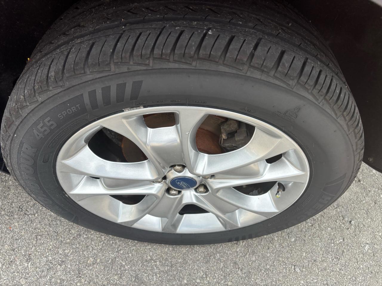 2013 Ford Escape SEL, All Wheel Drive, Leather, Panoramic Roof - Photo #20