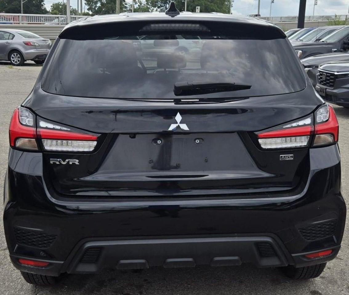 2024 Mitsubishi RVR SE / NO ACCIDENTS / HTD SEATS / 4WD / AUTO - Photo #3