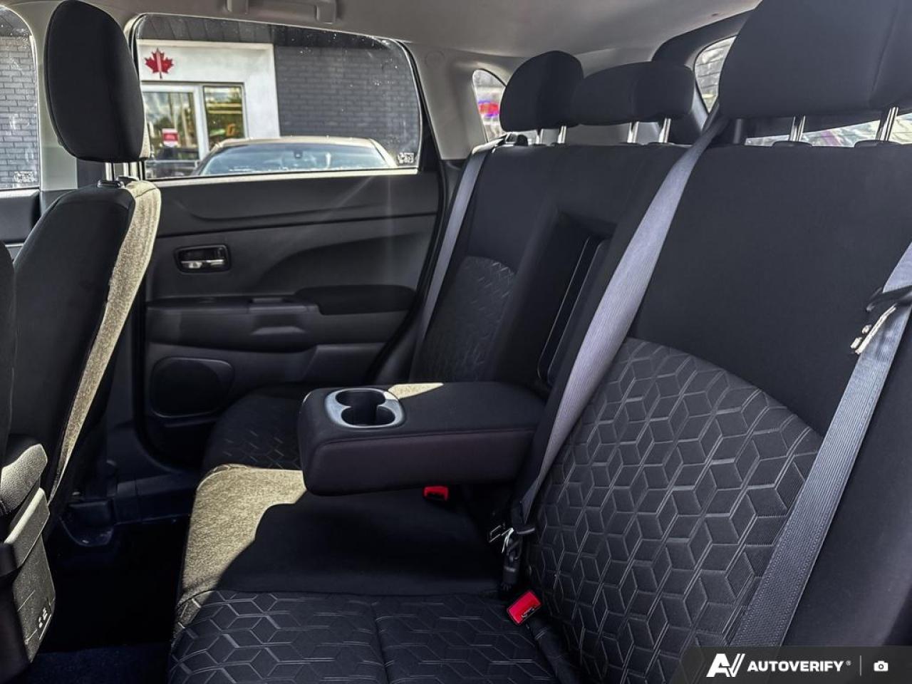 2024 Mitsubishi RVR SE / NO ACCIDENTS / HTD SEATS / 4WD / AUTO - Photo #11