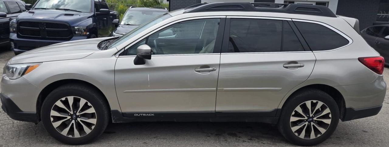 2016 Subaru Outback 3.6R LIMITED / NO ACCIDENTS / LEATHER / ROOF / NAV - Photo #2