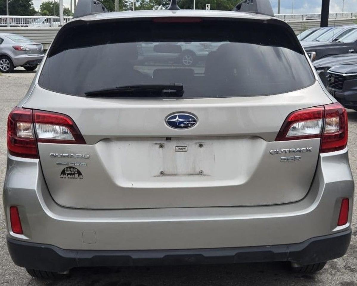 2016 Subaru Outback 3.6R LIMITED / NO ACCIDENTS / LEATHER / ROOF / NAV - Photo #3