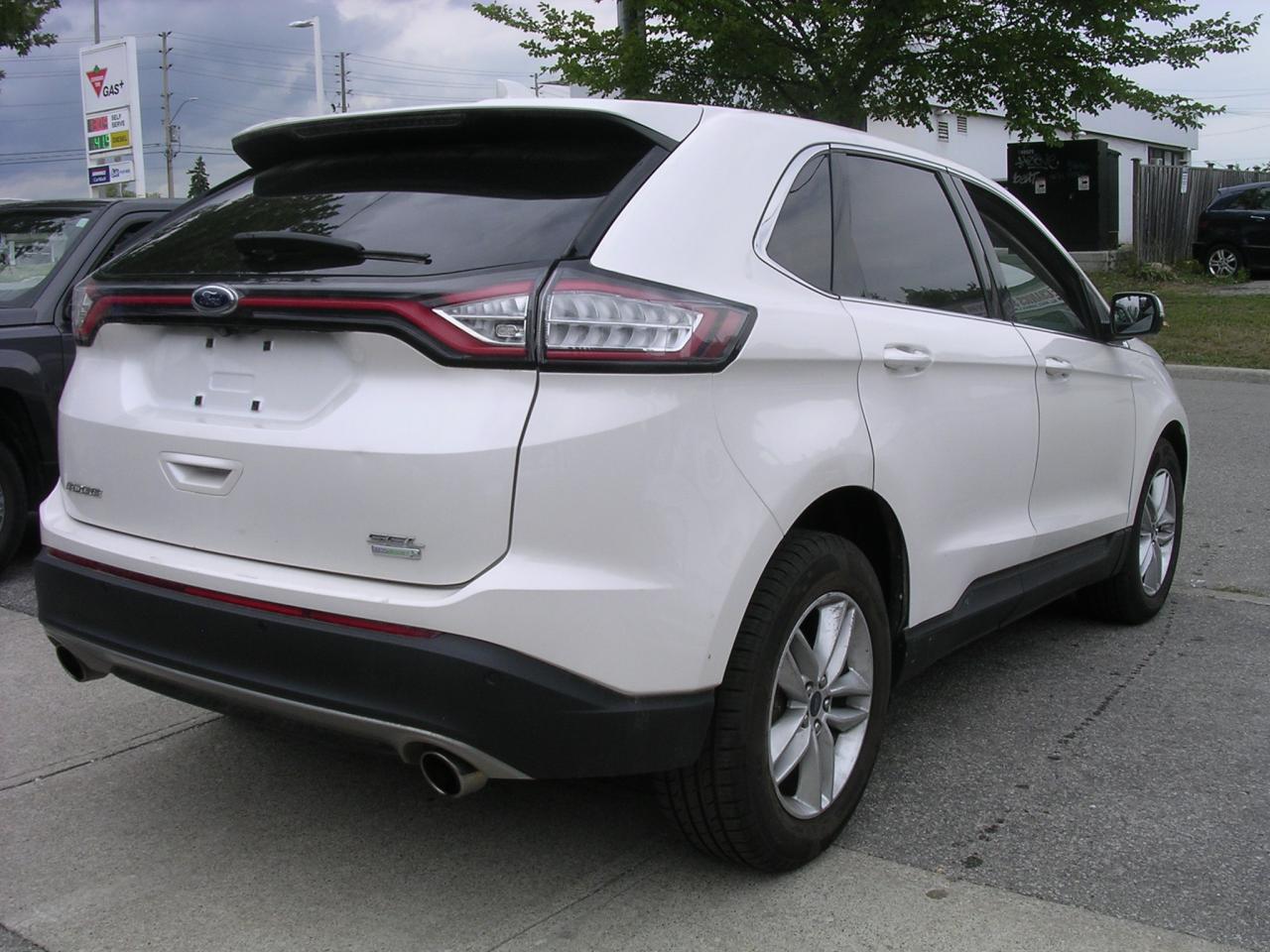 2015 Ford Edge 4DR SEL FWD Photo2
