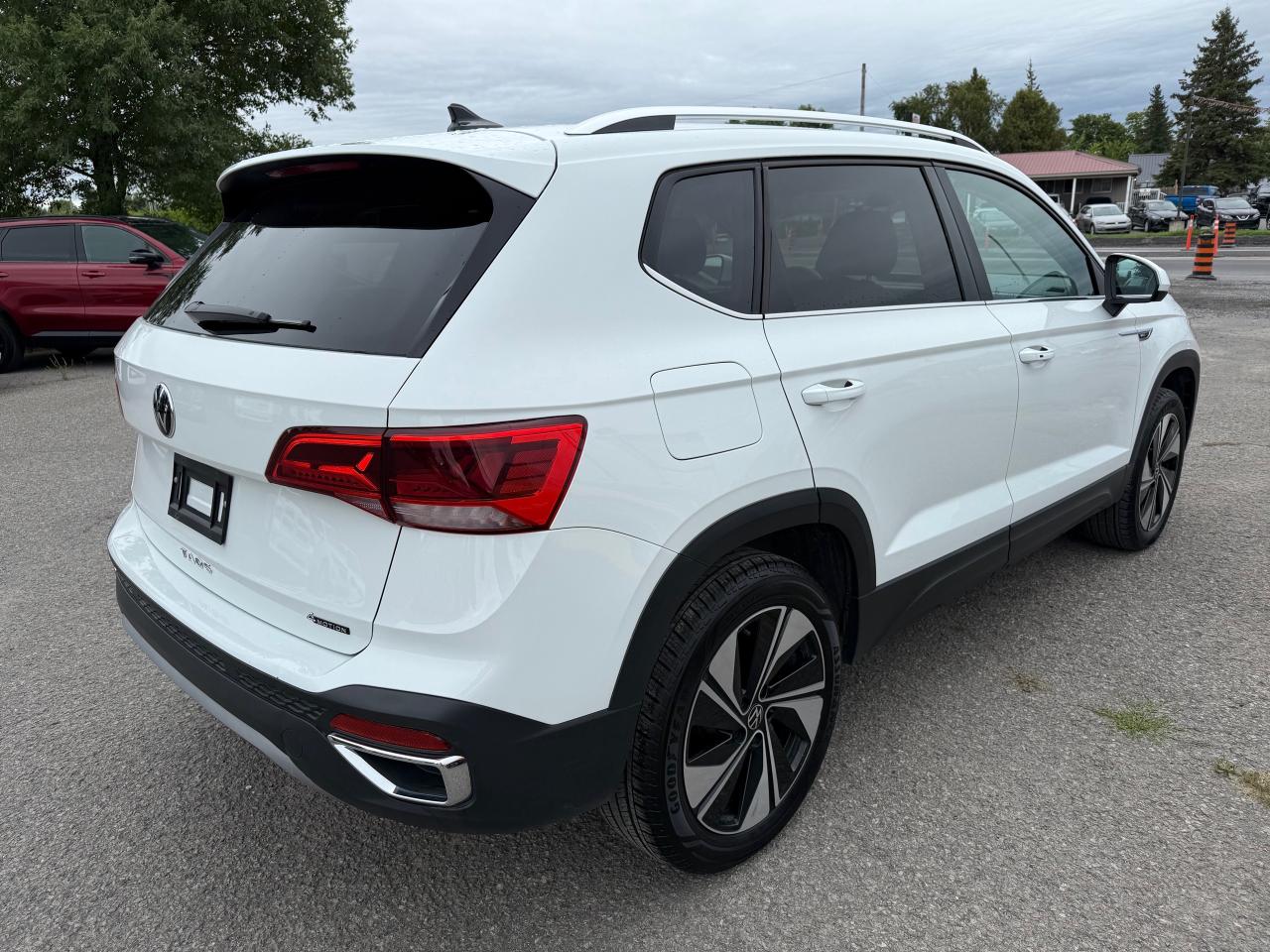 2024 Volkswagen Taos Comfortline Heated Steering and Seats! AutoStart! Photo4