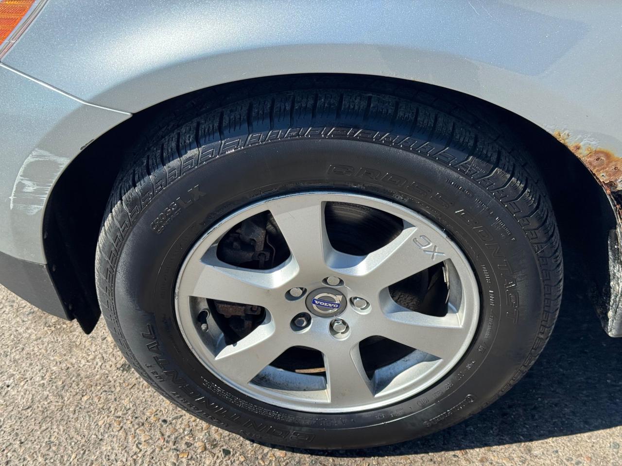 2012 Volvo XC60 AS IS, 3.2 Premier, RUNS DRIVES GREAT - Photo #9