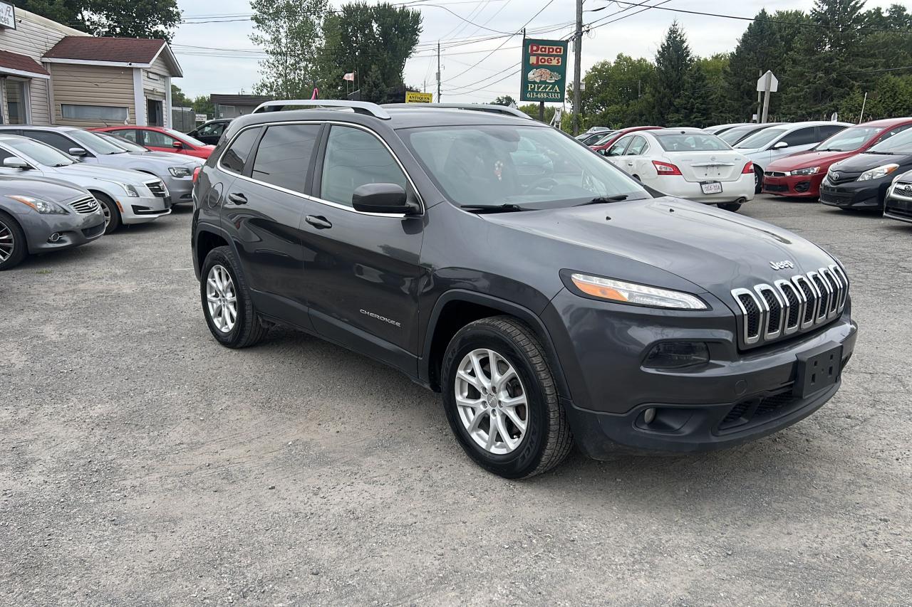 2016 Jeep Cherokee North - Photo #2