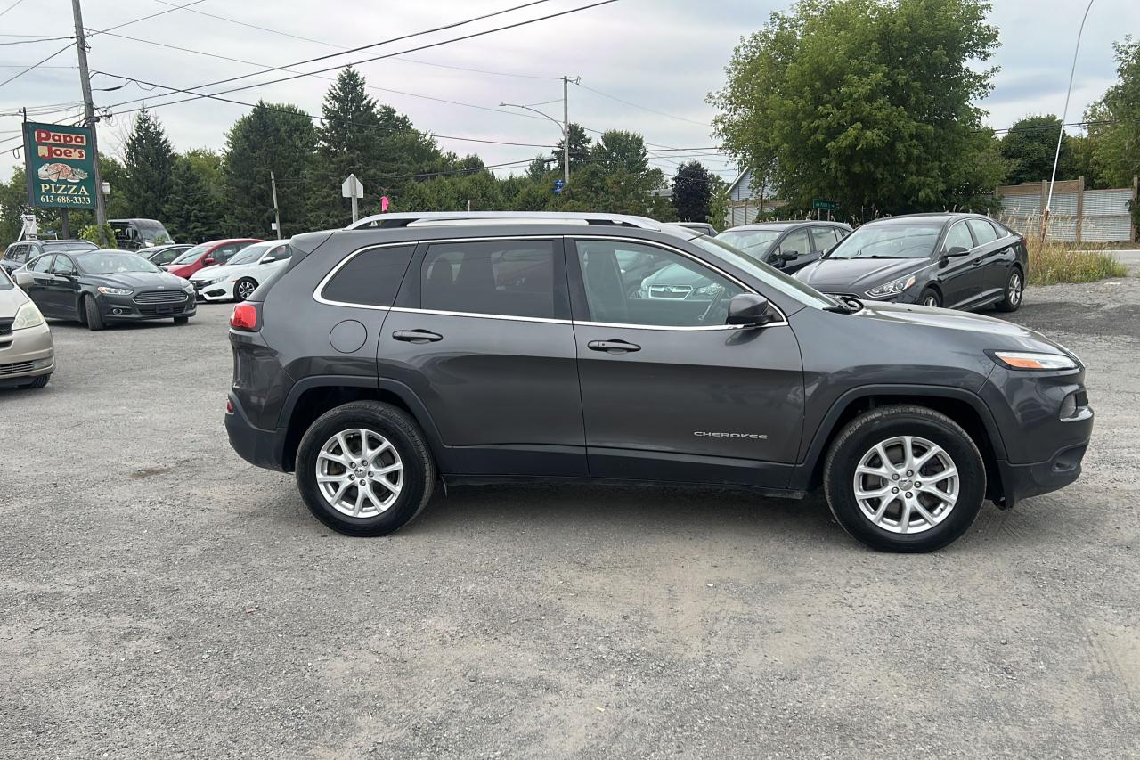 2016 Jeep Cherokee North - Photo #3
