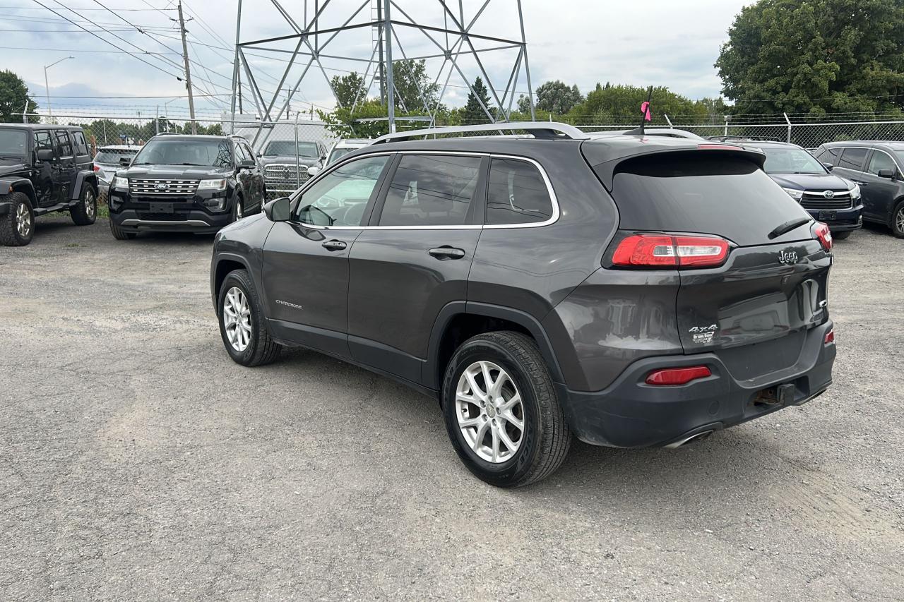 2016 Jeep Cherokee North - Photo #6