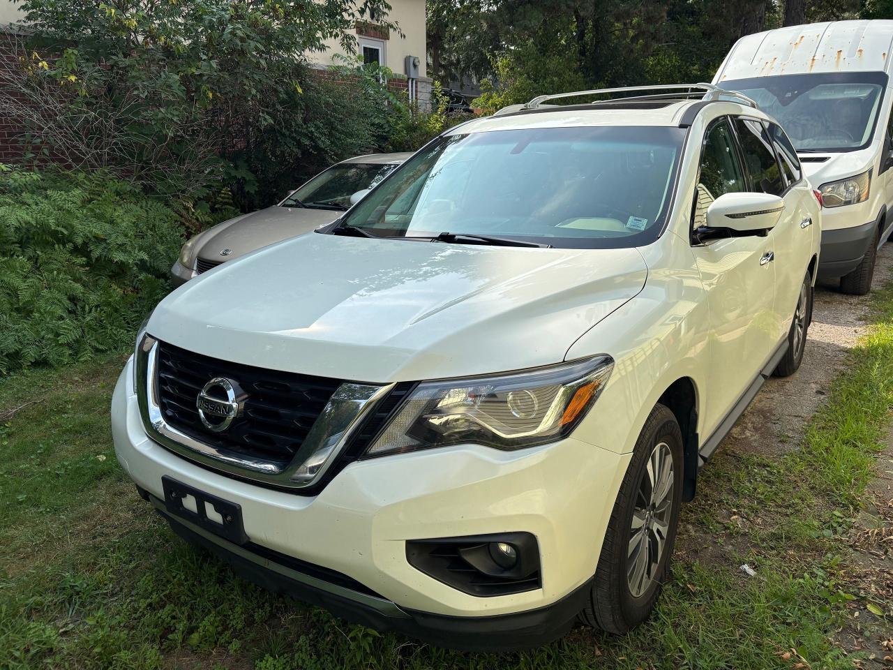 Used 2017 Nissan Pathfinder SL AWD for sale in Burlington, ON