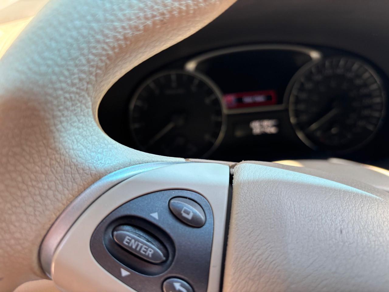 2014 Nissan Pathfinder S - Photo #10