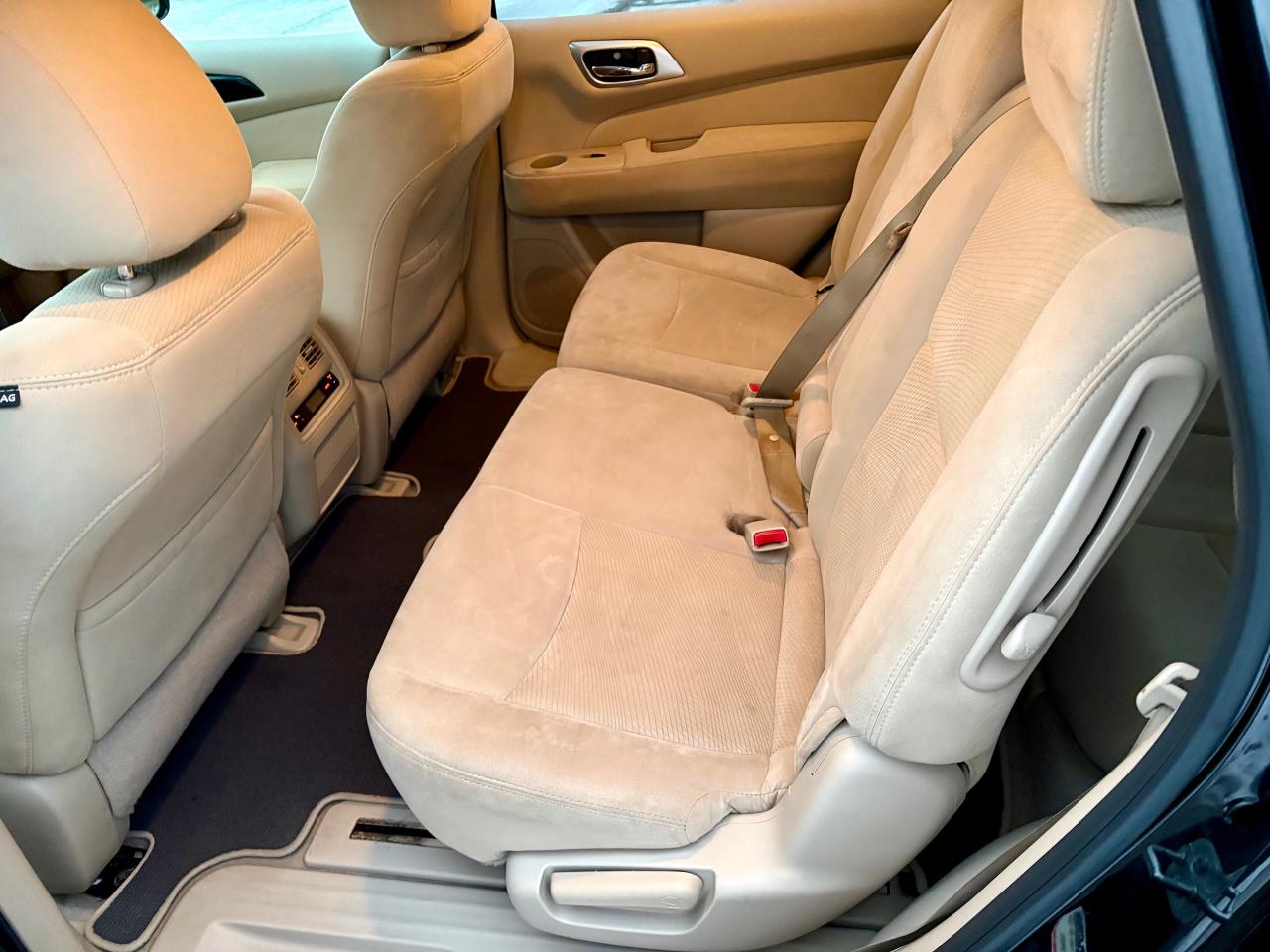 2014 Nissan Pathfinder S Photo