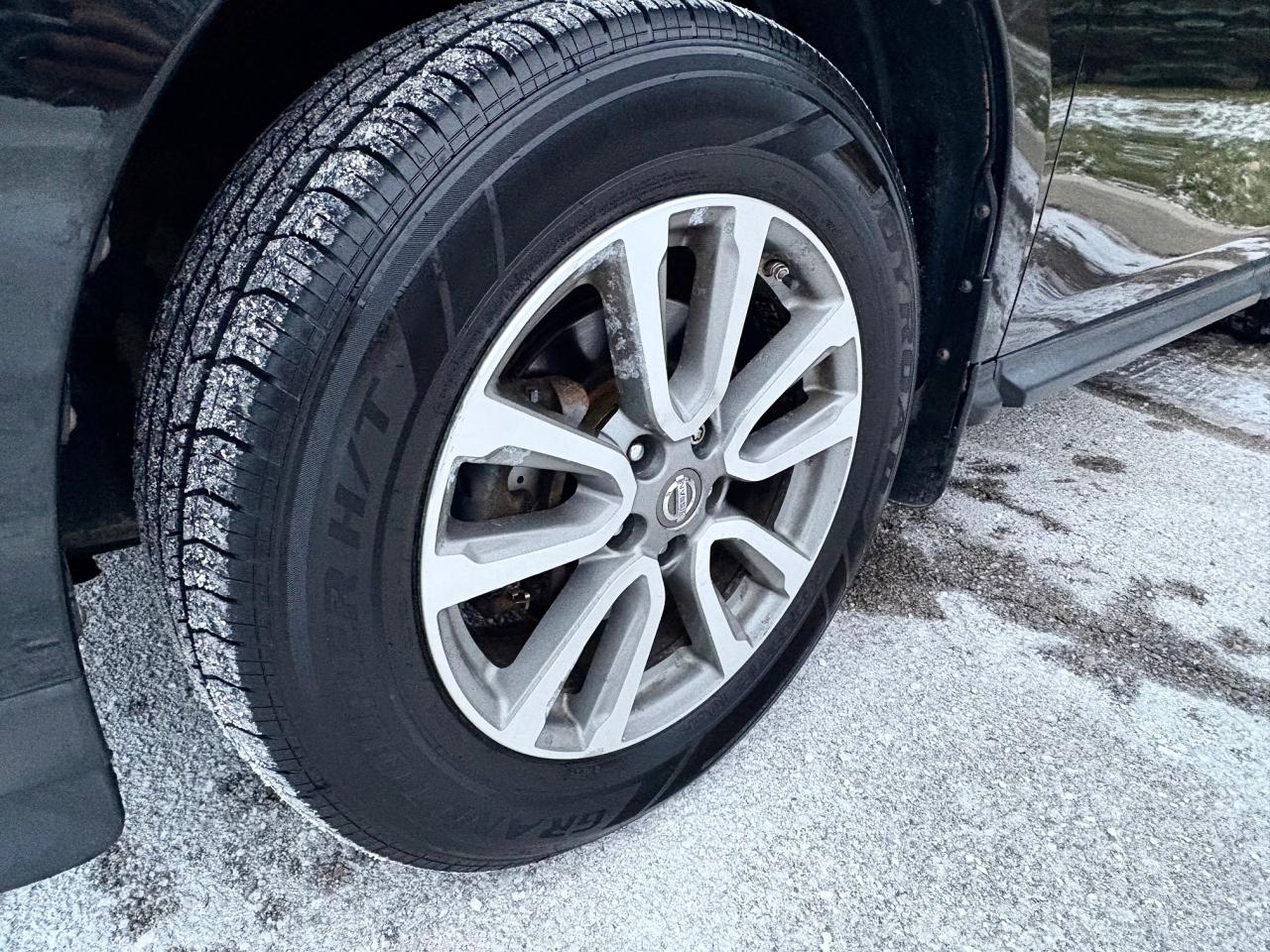 2014 Nissan Pathfinder S Photo