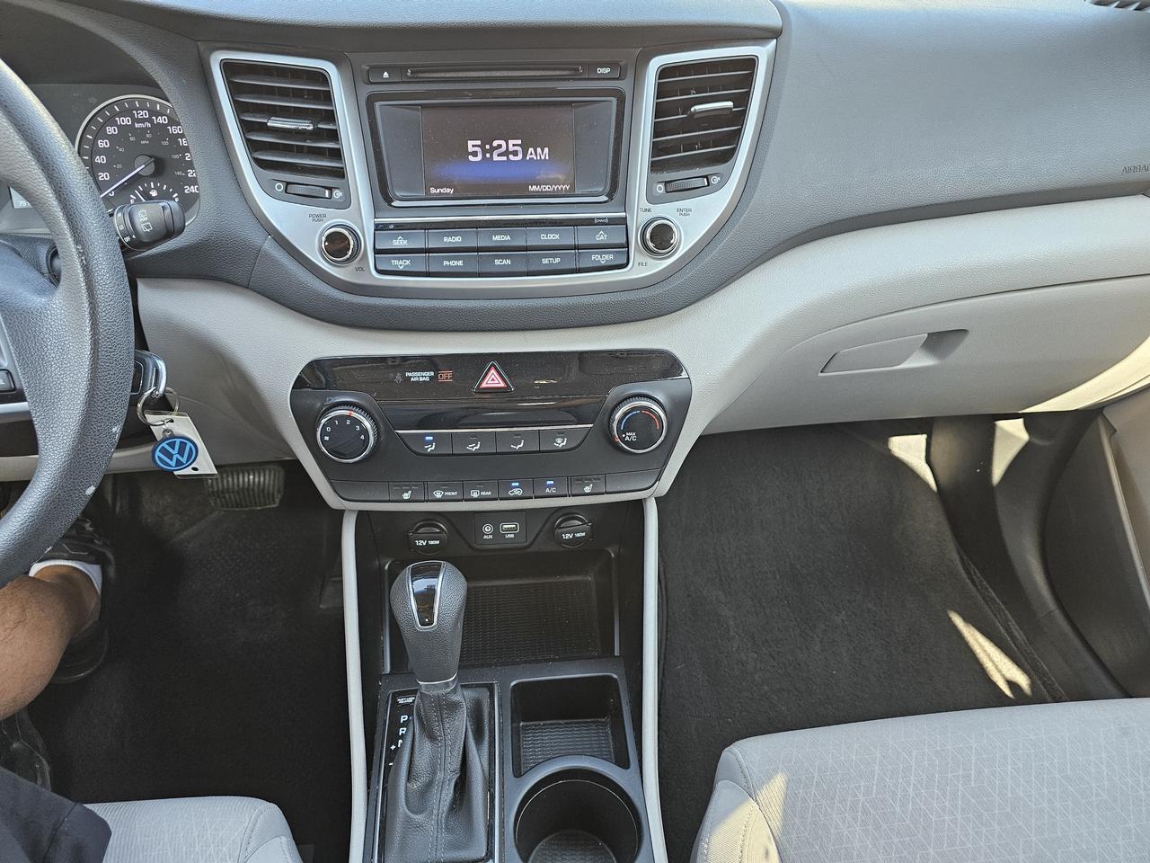2017 Hyundai Tucson AWD 4dr 2.0L, AUTO, A/C, BLUETOOTH, BACKUP CAMERA Photo