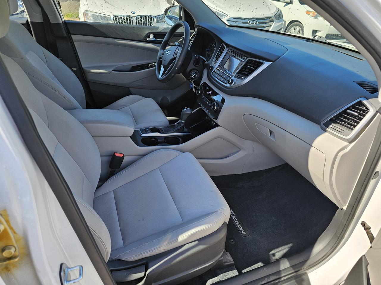 2017 Hyundai Tucson AWD 4dr 2.0L, AUTO, A/C, BLUETOOTH, BACKUP CAMERA Photo