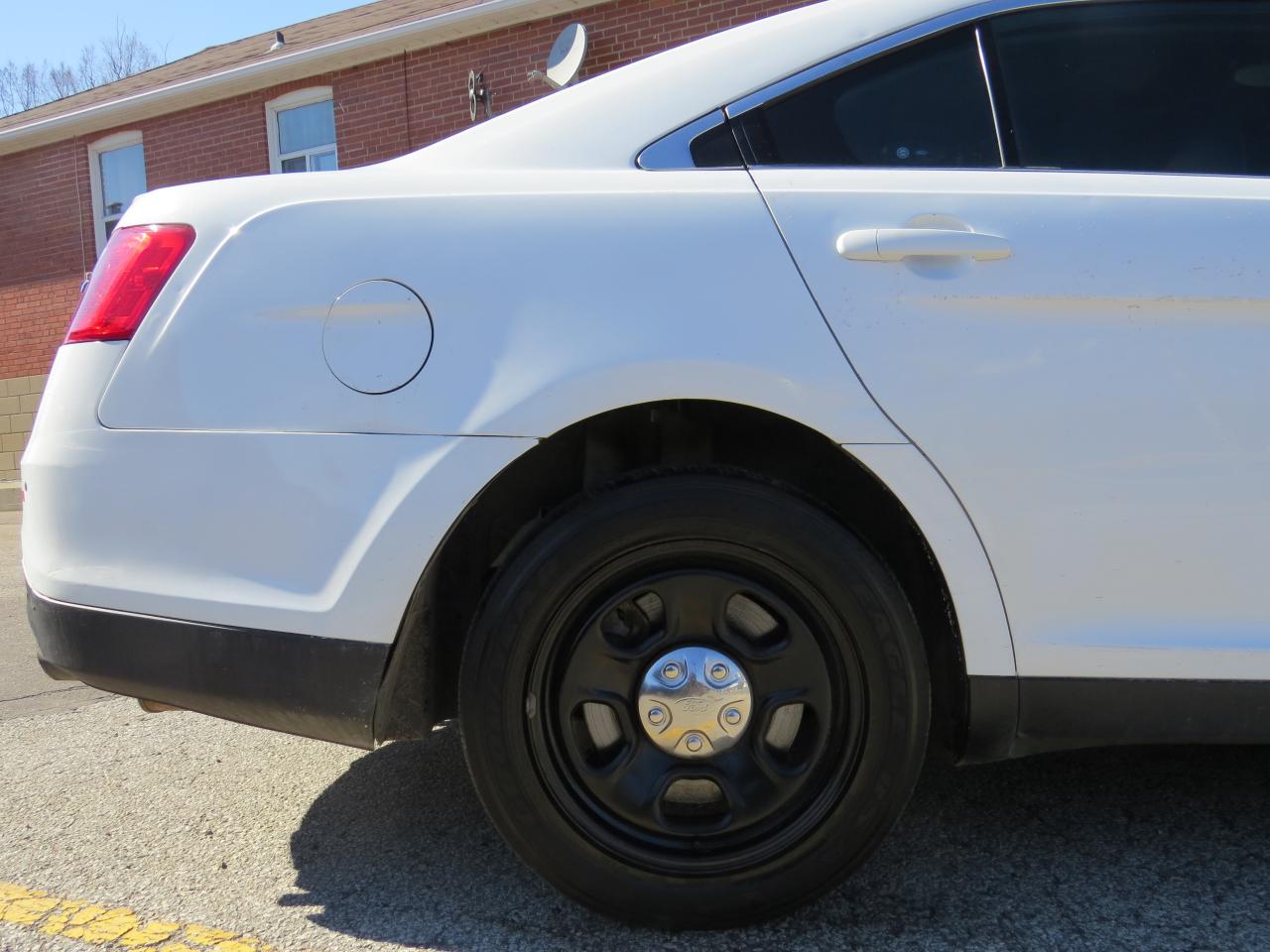 2013 Ford Taurus AWD POLICE INTERCEPTOR SEDAN - Photo #4