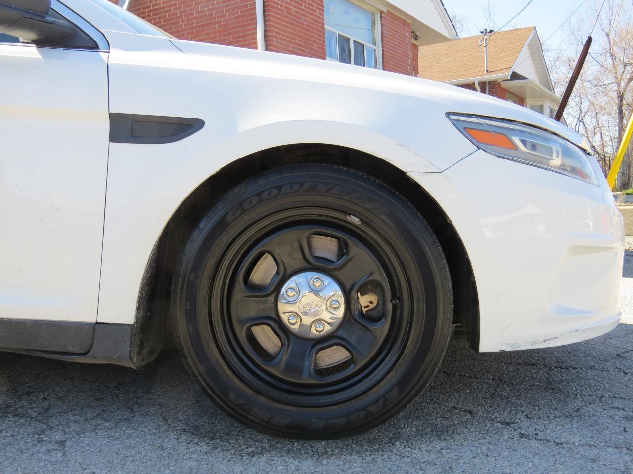 2013 Ford Taurus AWD POLICE INTERCEPTOR SEDAN - Photo #3