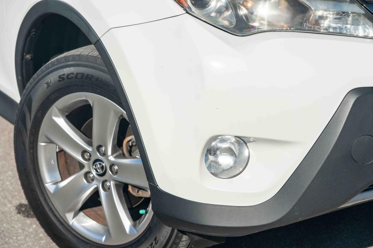 2015 Toyota RAV4 XLE - Photo #8