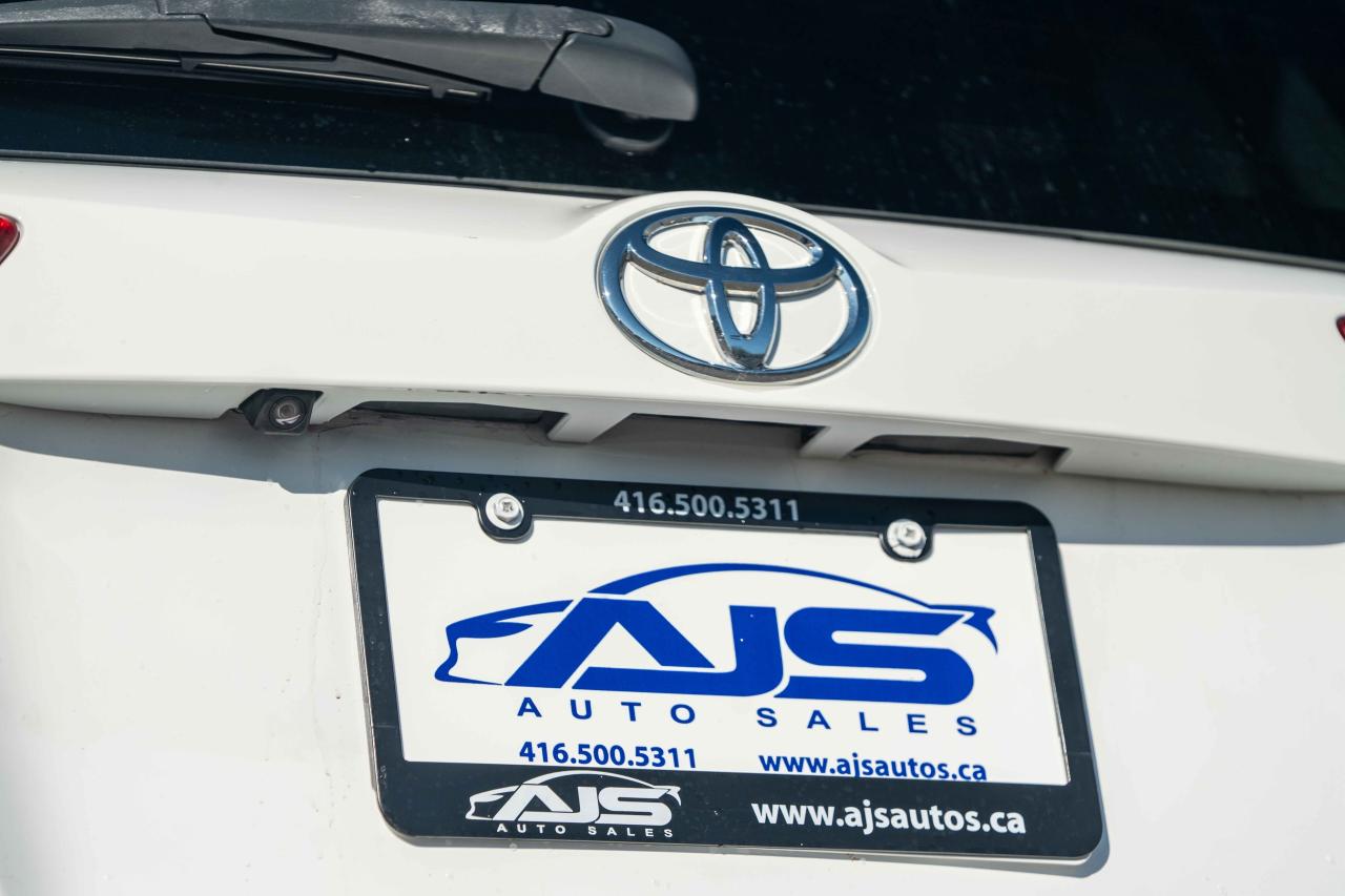 2015 Toyota RAV4 XLE - Photo #13
