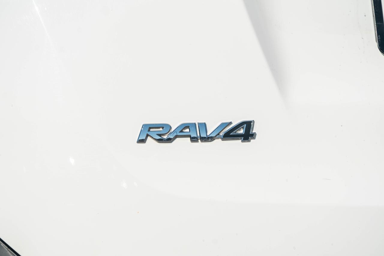 2015 Toyota RAV4 XLE - Photo #15