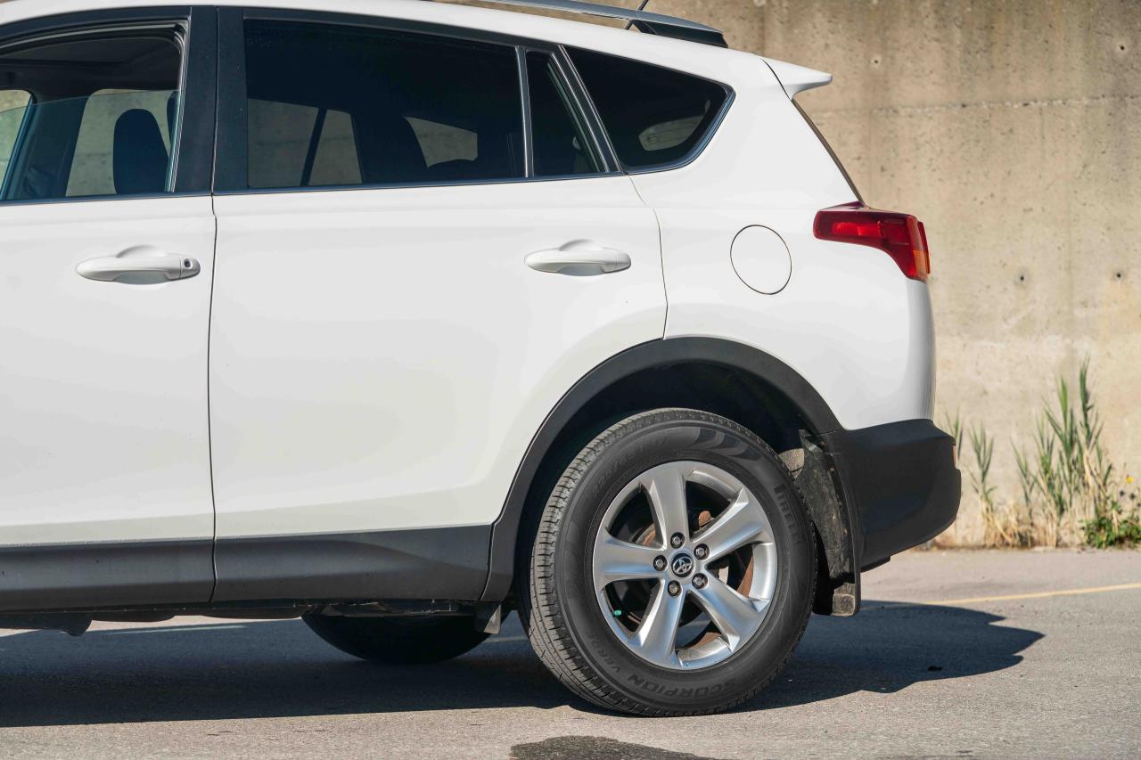 2015 Toyota RAV4 XLE - Photo #17