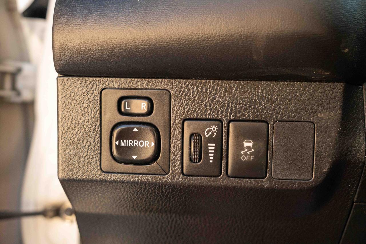 2015 Toyota RAV4 XLE - Photo #22