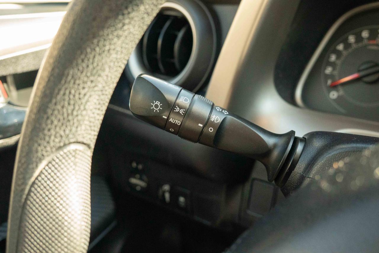 2015 Toyota RAV4 XLE - Photo #24