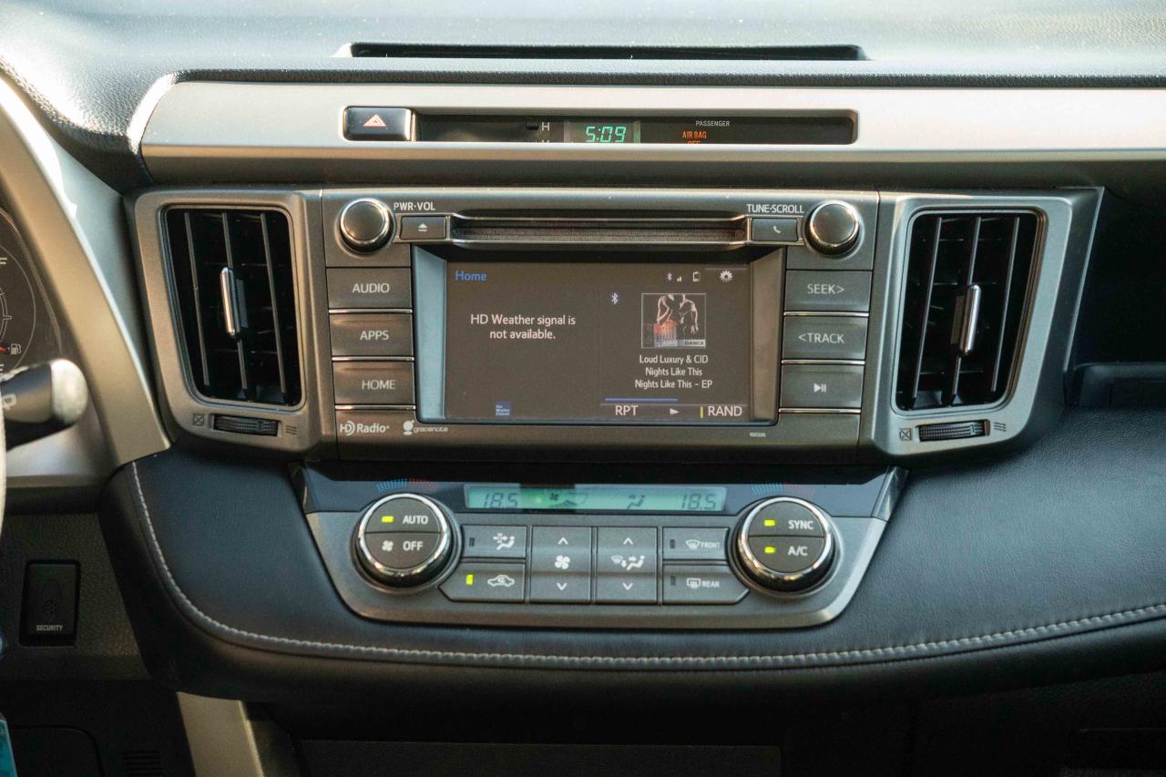 2015 Toyota RAV4 XLE - Photo #32