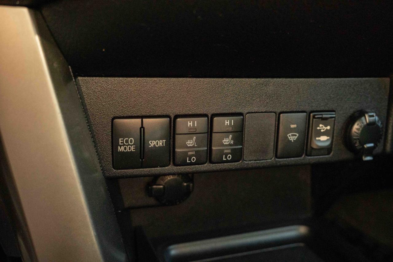 2015 Toyota RAV4 XLE - Photo #37
