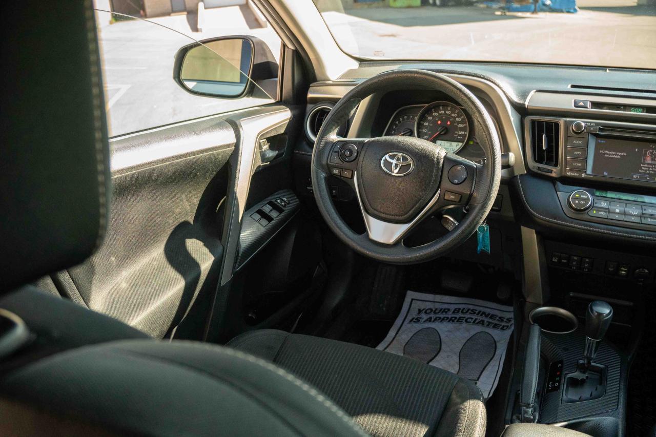 2015 Toyota RAV4 XLE - Photo #40