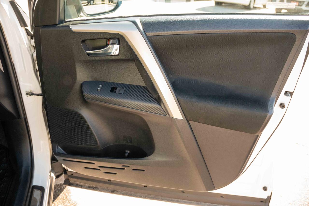 2015 Toyota RAV4 XLE - Photo #48