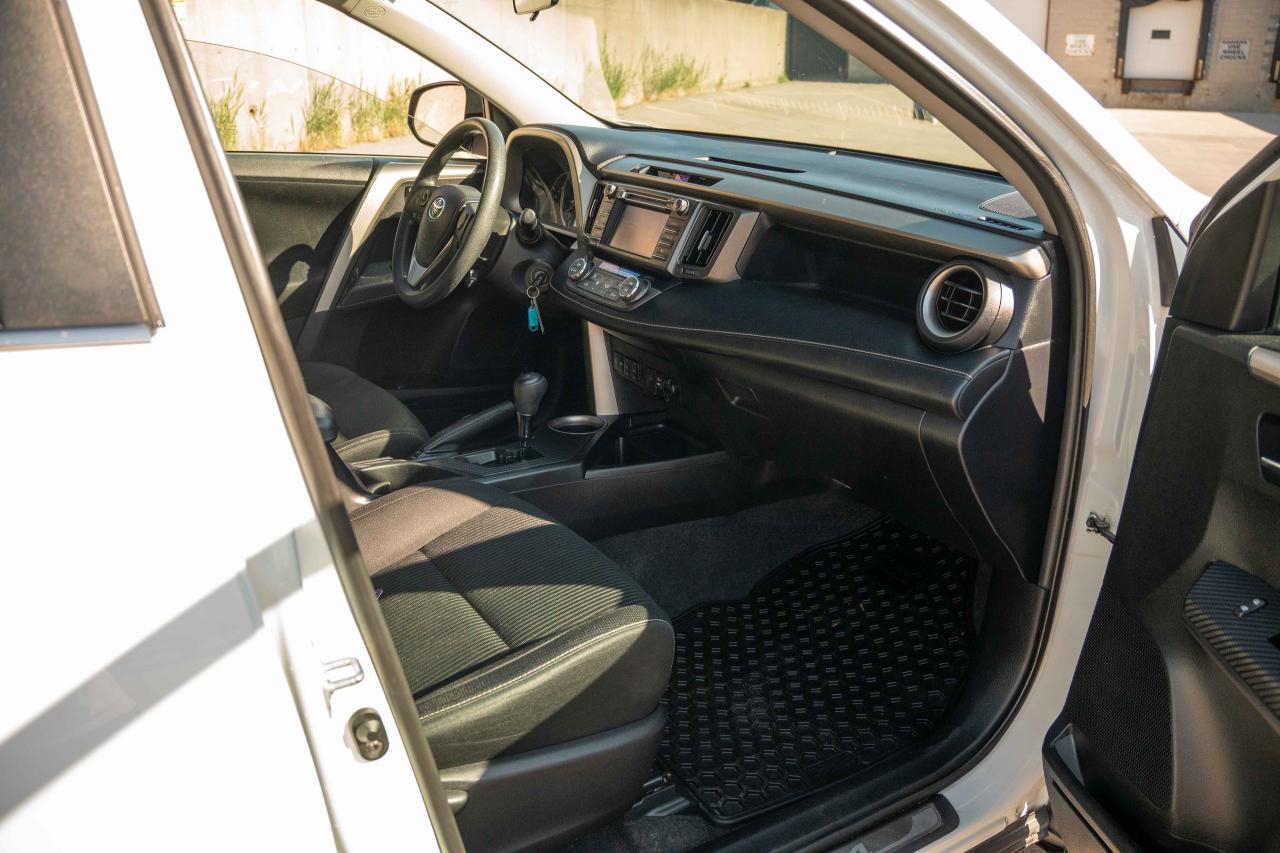 2015 Toyota RAV4 XLE - Photo #49